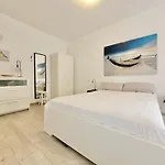 Apartment Moon Place